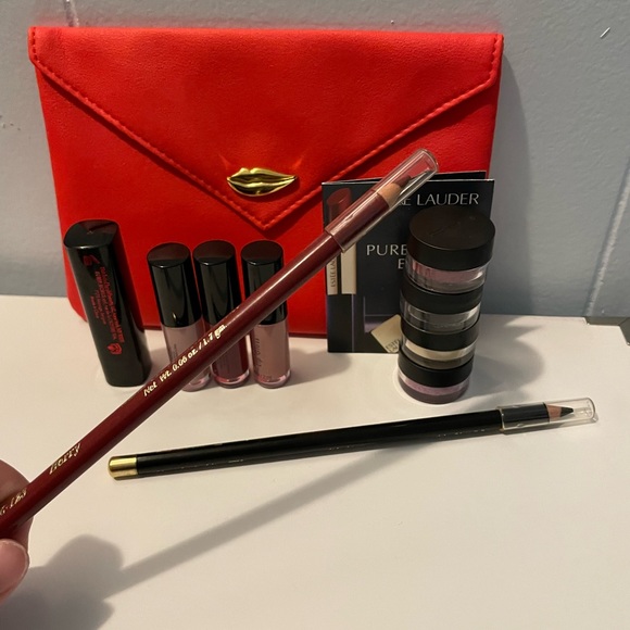 HOT LIPS lot of 5 assorted MYSTERY makeup totally kissable lipstick gloss - Picture 3 of 7